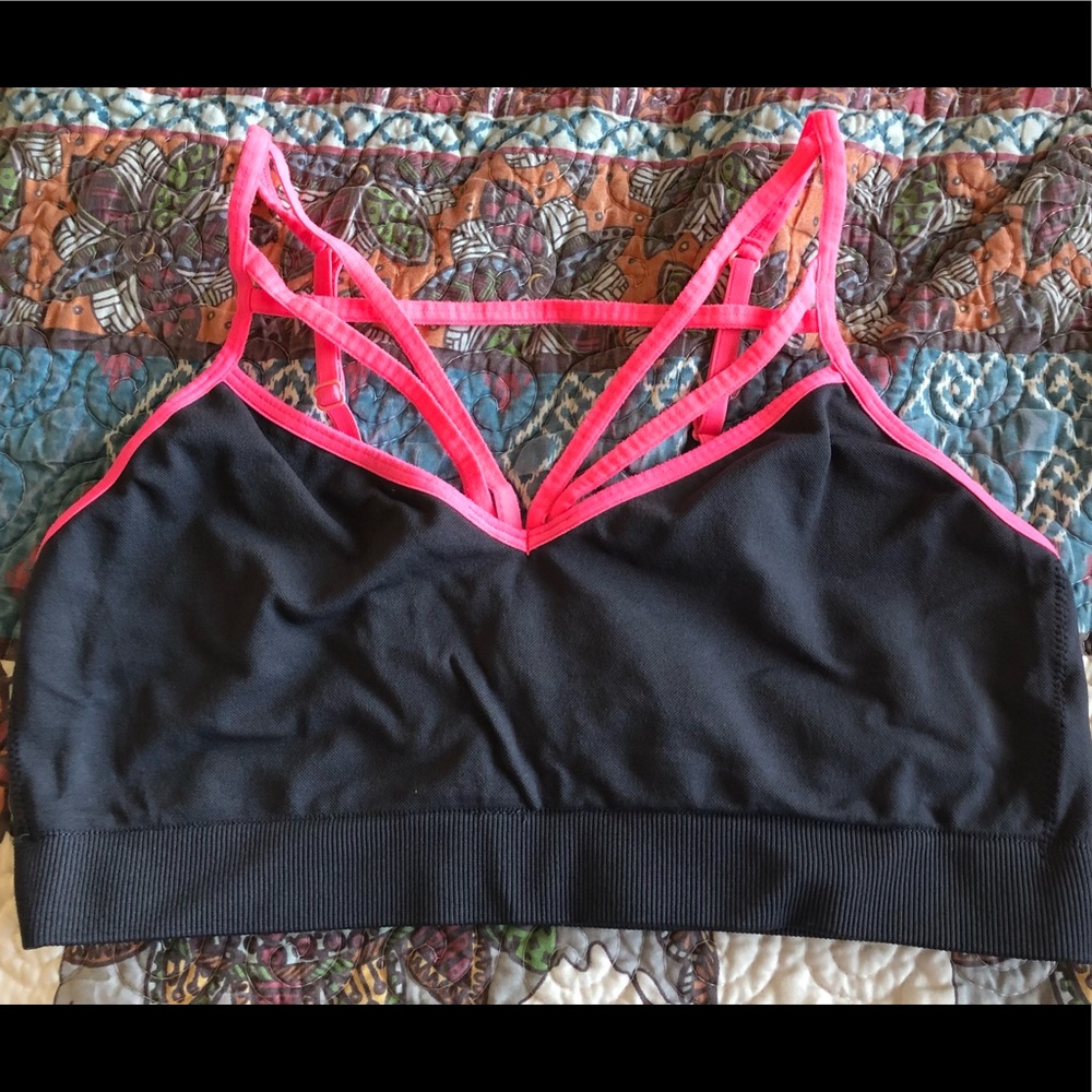 VS PINK Strappy Sports Bra